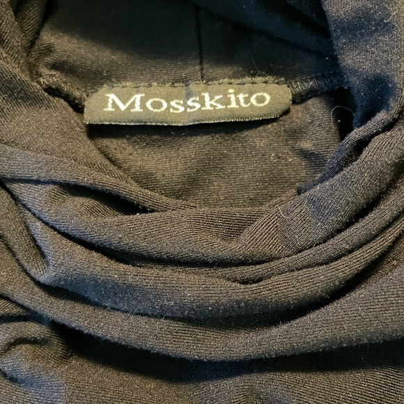 Mosskito Cha-Cha Sleeve Turtleneck - Picture 4 of 9